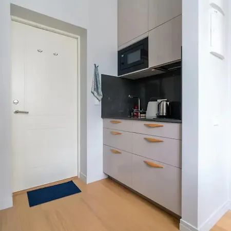 Apartamento Compact Studio Is A 5-minute Drive From The Bus Station.