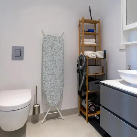 Compact Studio Is A 5-minute Drive From The Bus Station. * リガ