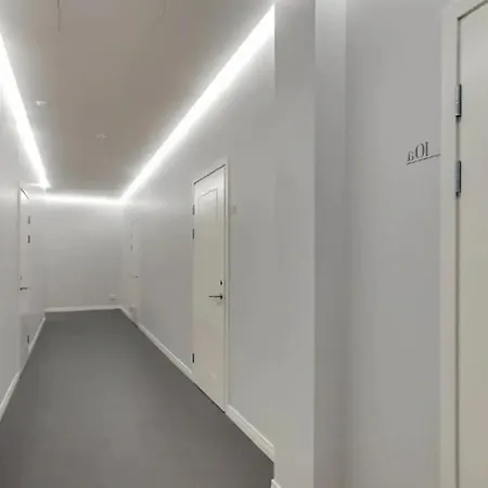 Compact Studio Is A 5-minute Drive From The Bus Station. アパート リガ